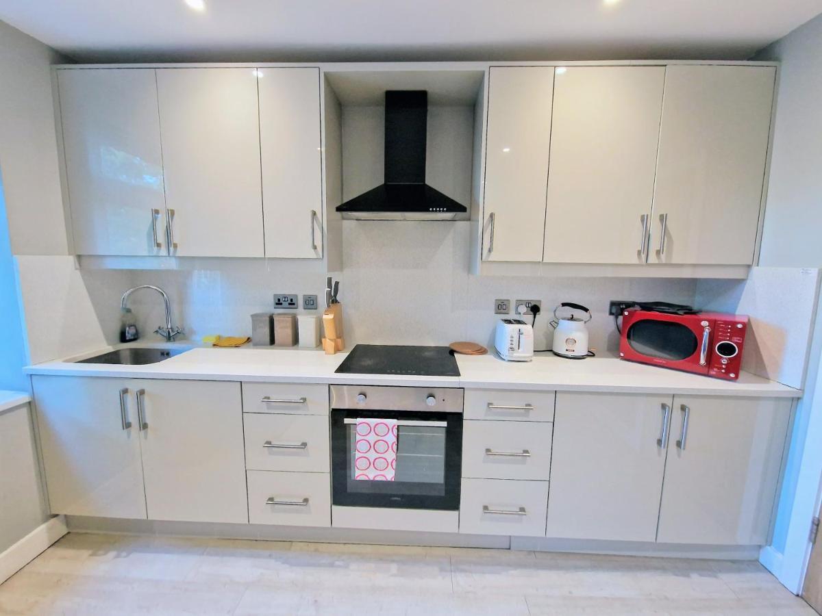 Central Reading Modern 3Br Flat - Walk To Station And High Street Экстерьер фото