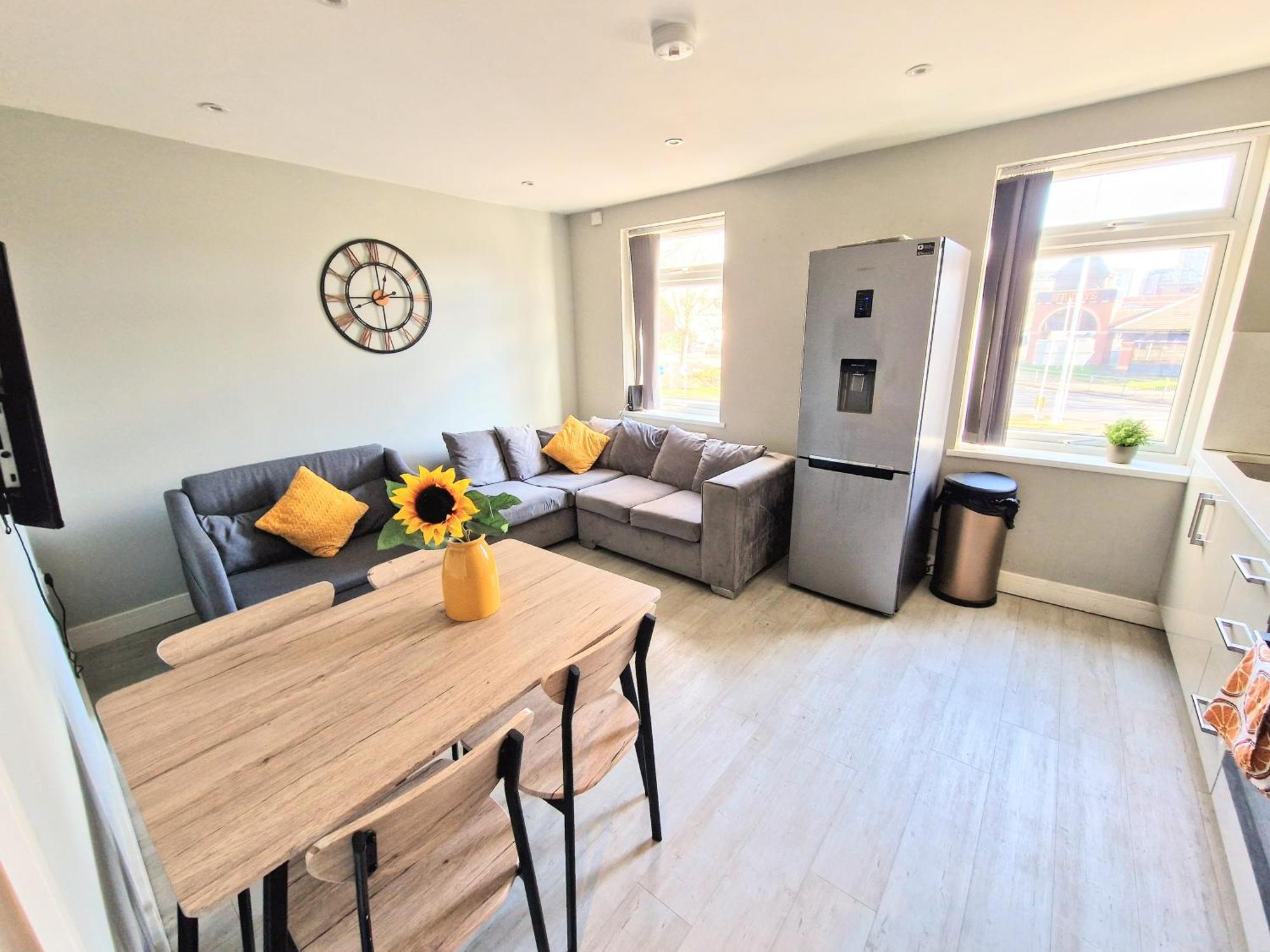 Central Reading Modern 3Br Flat - Walk To Station And High Street Экстерьер фото